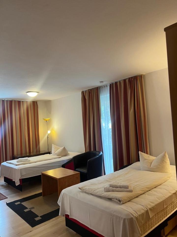 Hotelpension Zum Gockl Allershausen Dış mekan fotoğraf